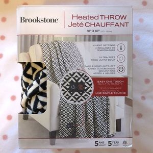 NWT Brookstone Heated Throw 🥶🔥